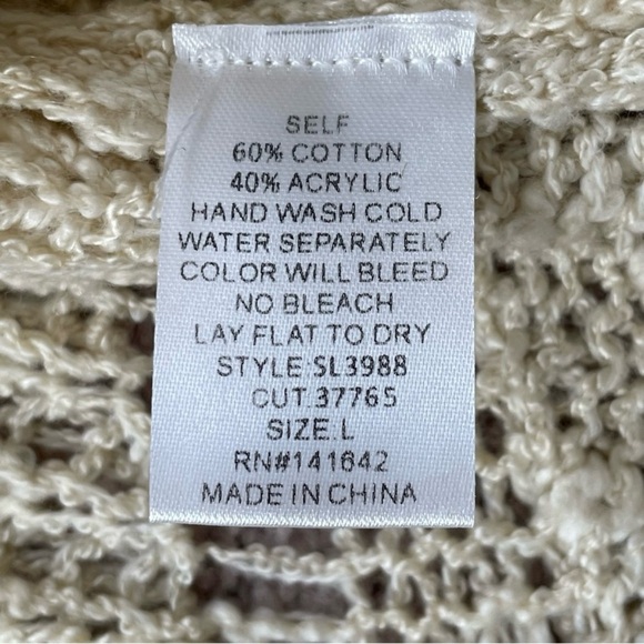 She + Sky Women’s Cold Shoulder Open Knit Sweater Size Large Off White Beige - Picture 7 of 7